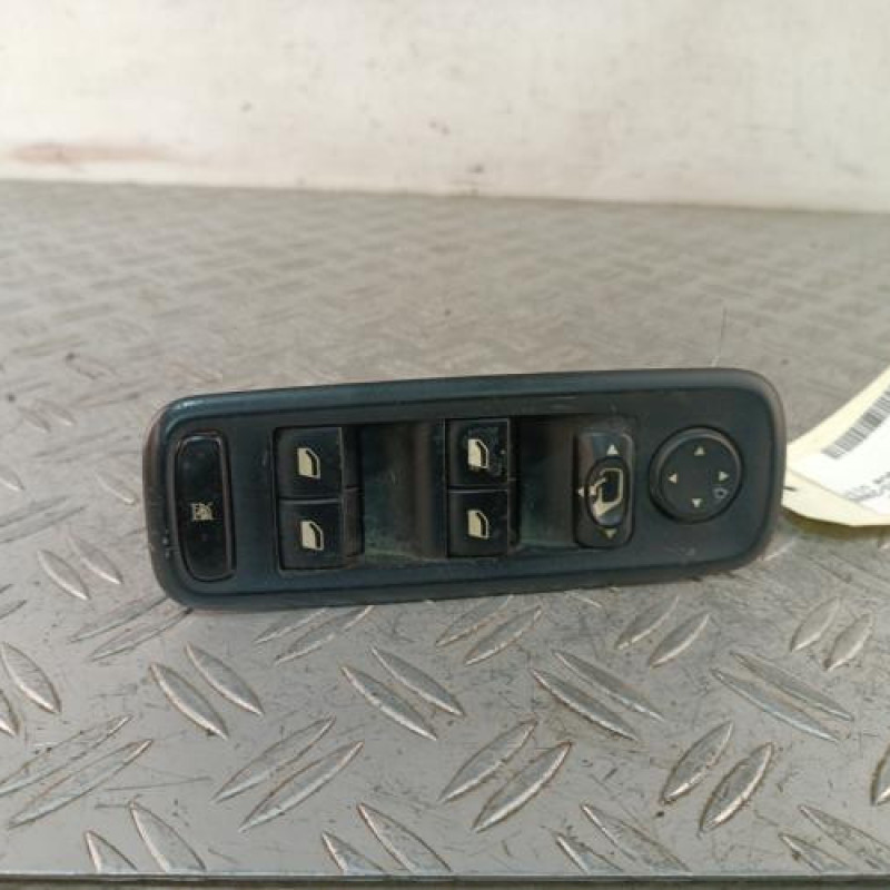 Interrupteur de leve vitre avant gauche PEUGEOT 807