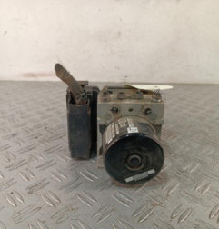 Bloc ABS (freins anti-blocage) VOLKSWAGEN GOLF 6 Photo n°3