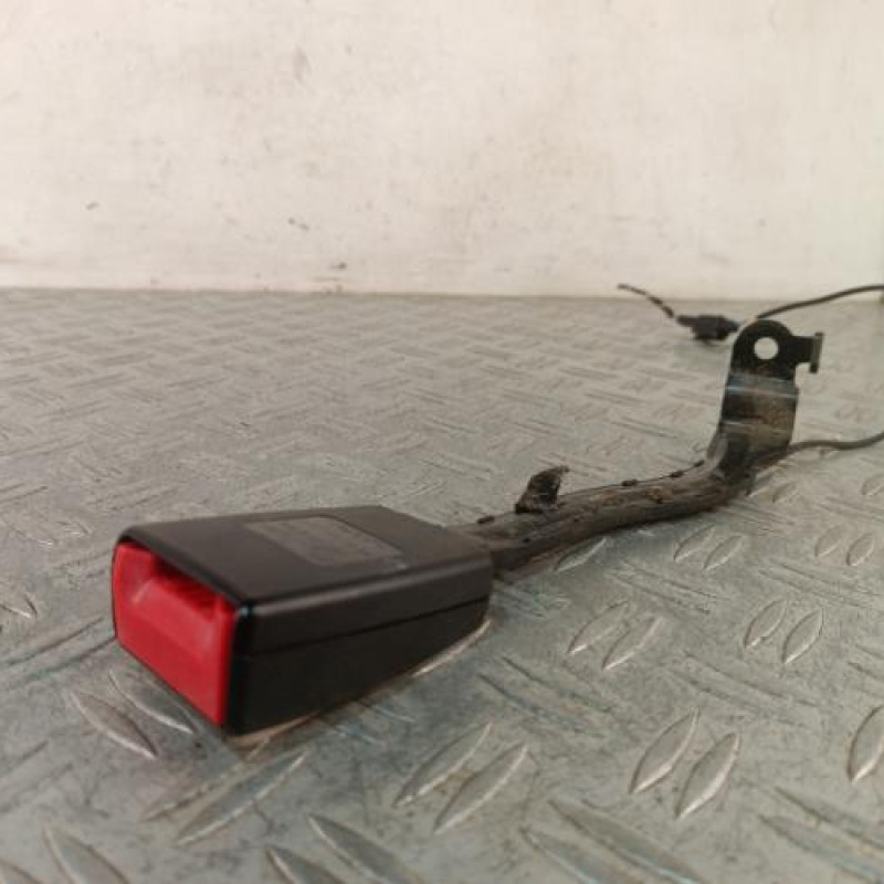 Attache ceinture avant droit VOLKSWAGEN GOLF 6