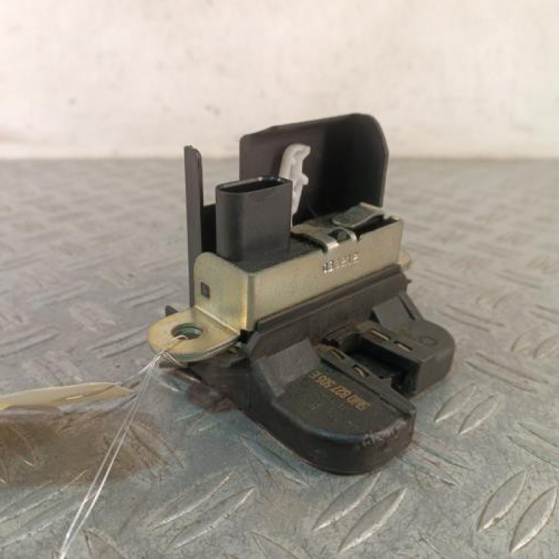 Serrure de hayon VOLKSWAGEN GOLF 6