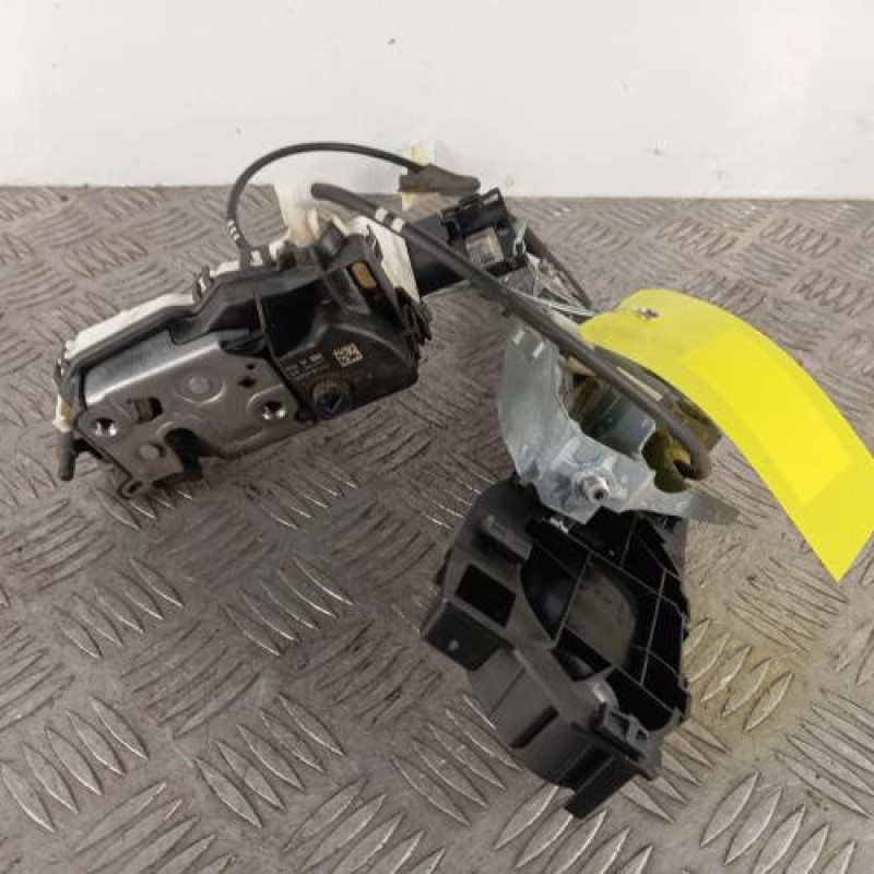 Serrure avant droit PEUGEOT 3008 1