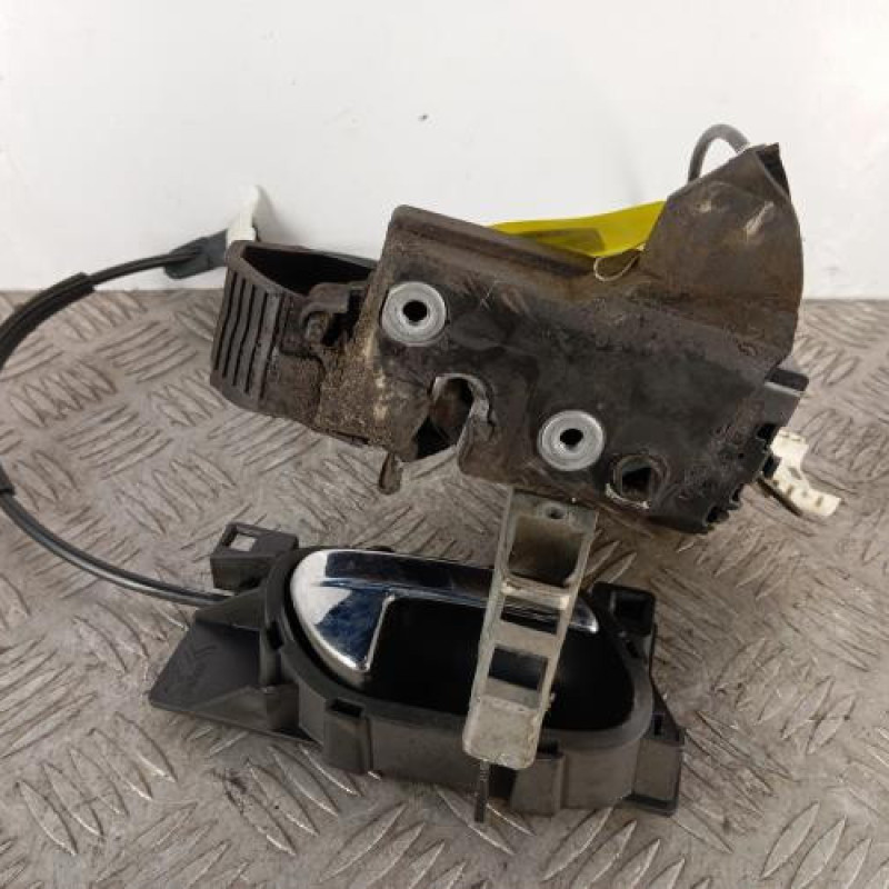 Serrure avant droit CITROEN C4 1