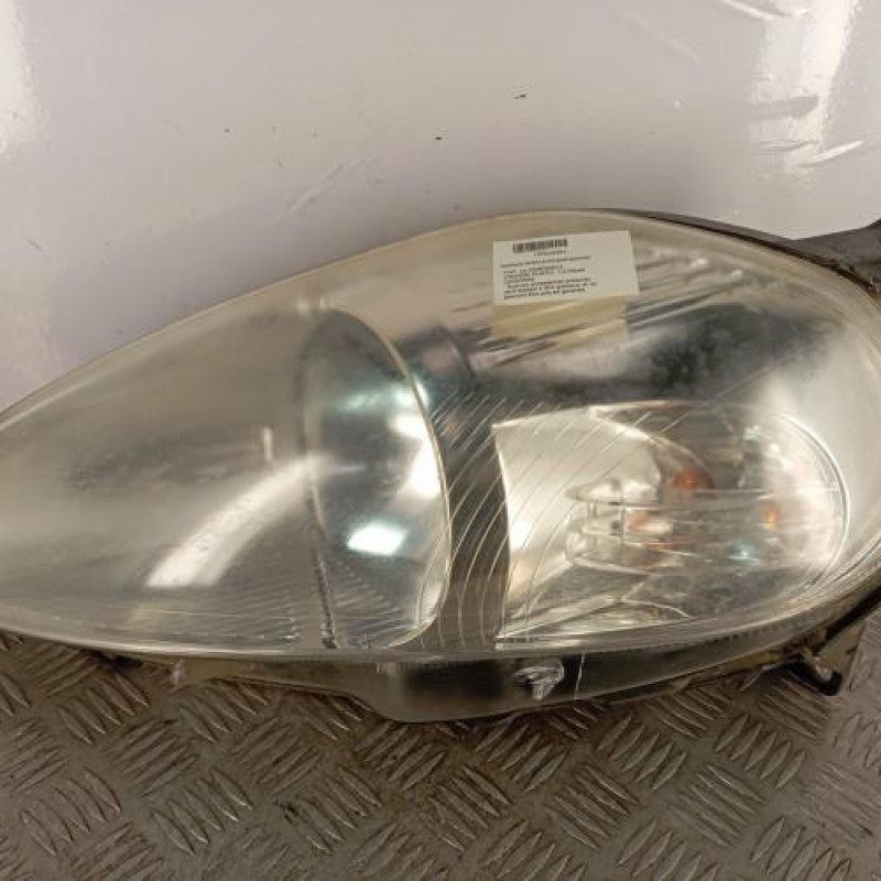 Optique avant principal gauche (feux)(phare) FIAT GRANDE PUNTO