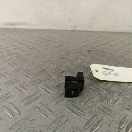 Interrupteur de leve vitre arriere droit VOLKSWAGEN GOLF 6 Photo n°1