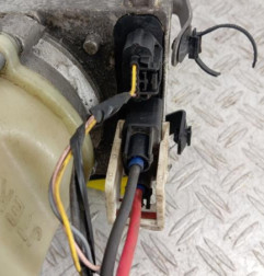 Pompe de direction DACIA SANDERO 2 Photo n°3