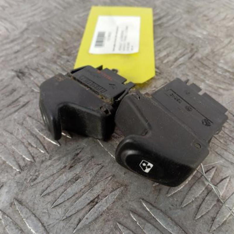 Interrupteur de leve vitre avant gauche RENAULT KANGOO 1