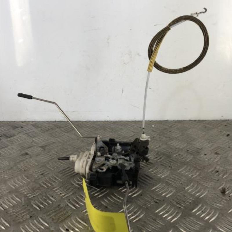 Serrure avant droit AUDI A3 1