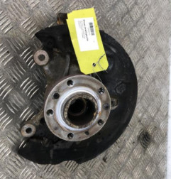 Moyeu avant gauche PEUGEOT 308 2 Photo n°1