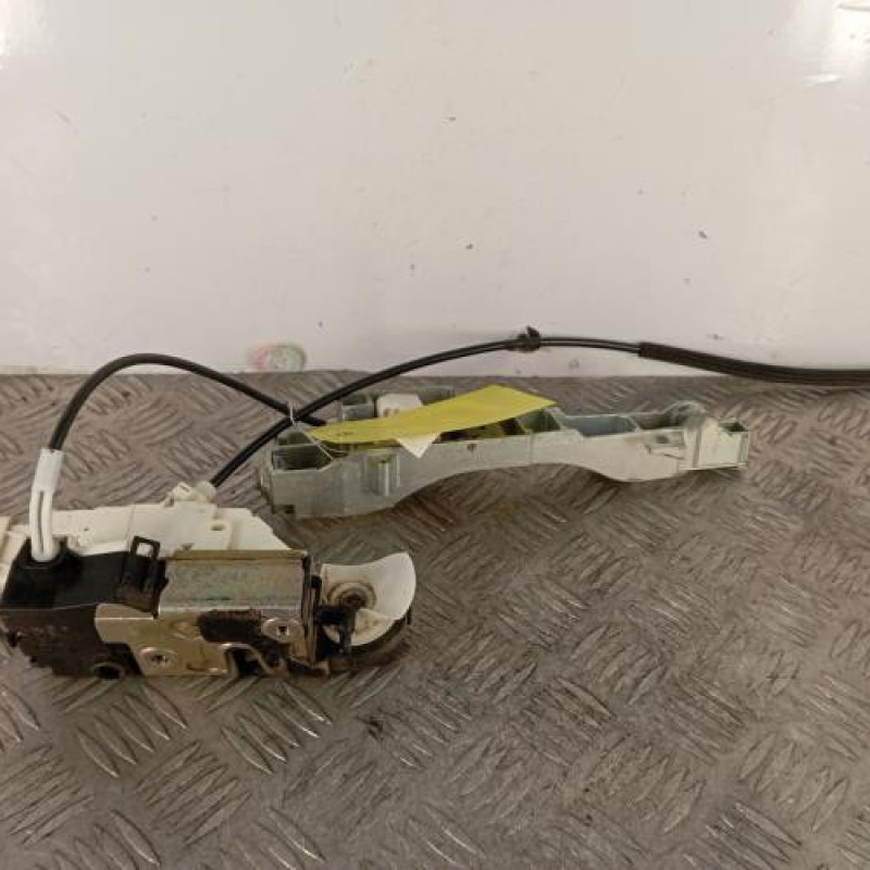 Serrure avant gauche PEUGEOT 407