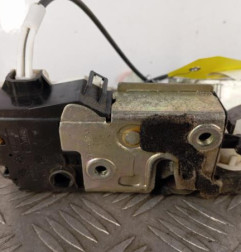 Serrure avant gauche PEUGEOT 407