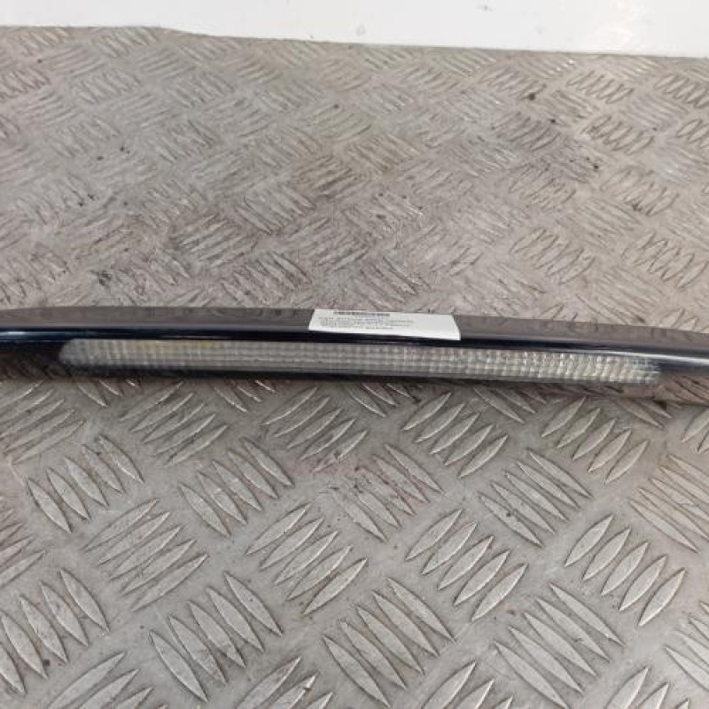 Feu arriere stop central RENAULT CLIO 2