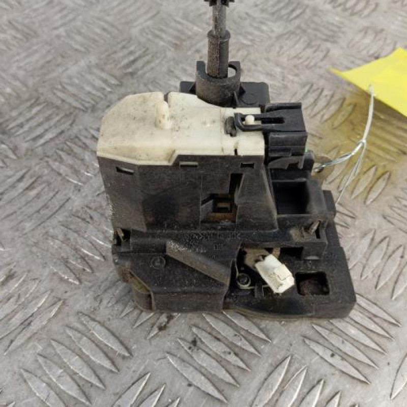 Serrure avant droit RENAULT CLIO 2