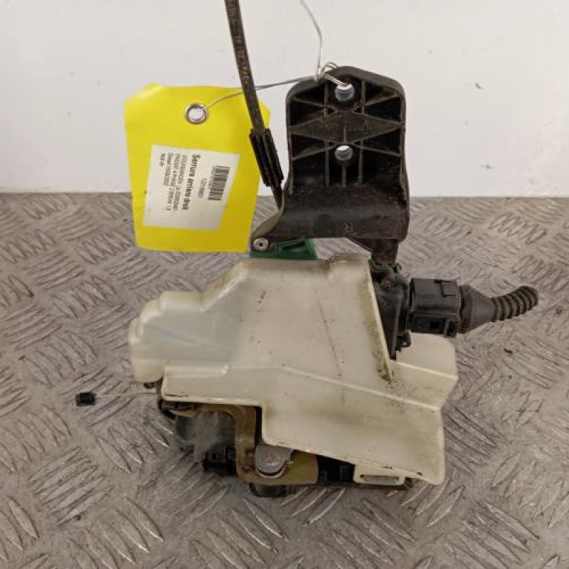 Serrure arriere droit VOLKSWAGEN PASSAT 4