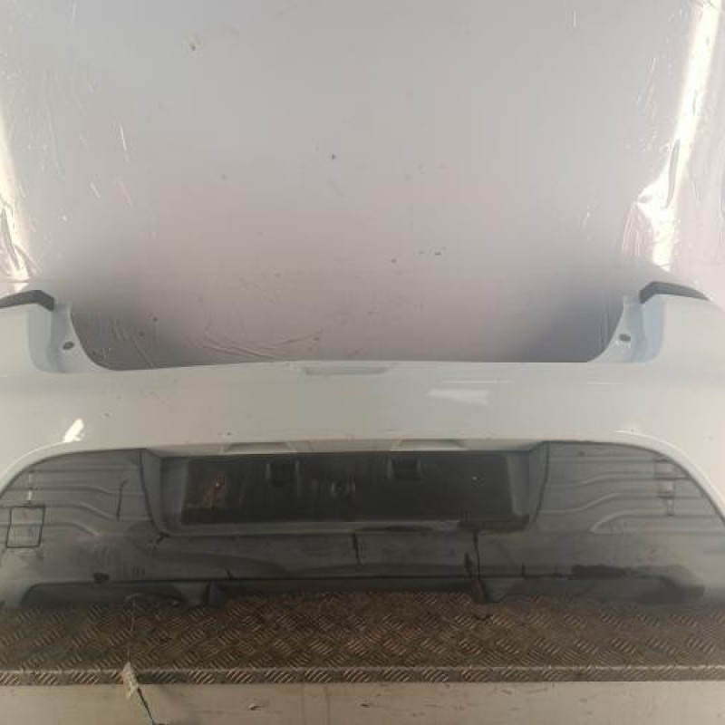 Pare choc arriere RENAULT CLIO 4