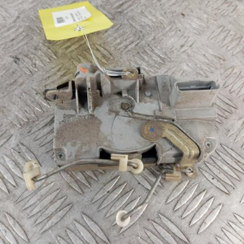 Serrure avant gauche PEUGEOT 307