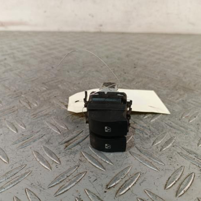 Interrupteur de leve vitre avant gauche RENAULT MEGANE 2