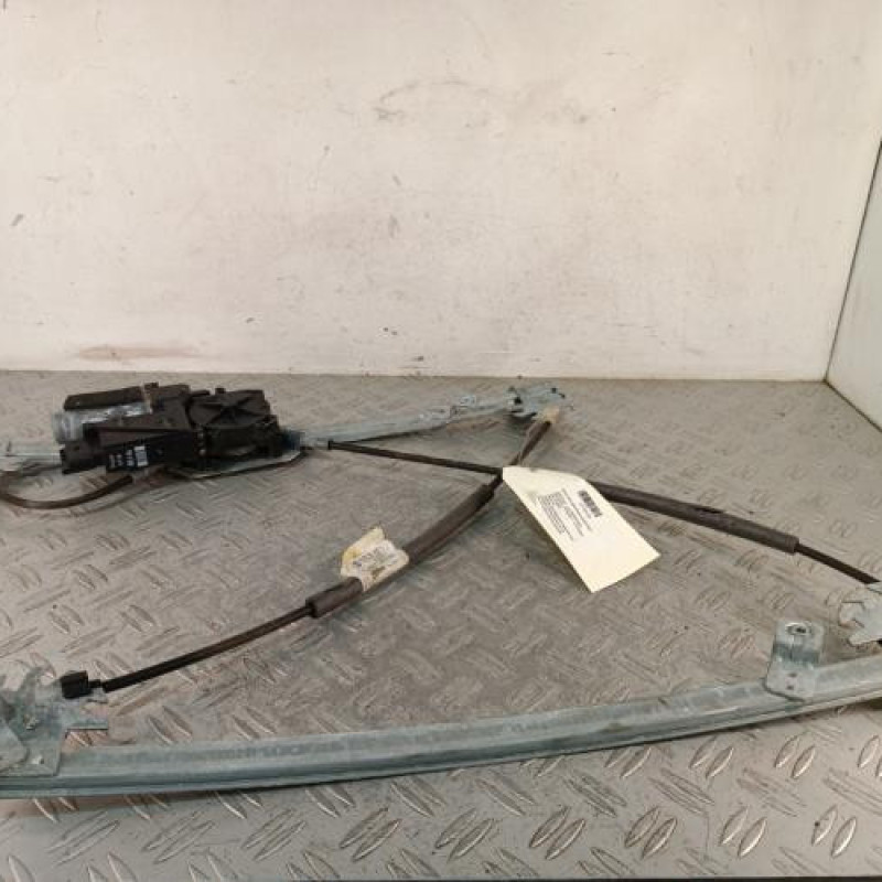 Leve vitre electrique avant droit RENAULT MEGANE 2