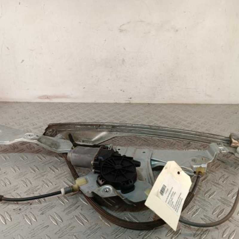 Leve vitre electrique avant droit RENAULT CLIO 3