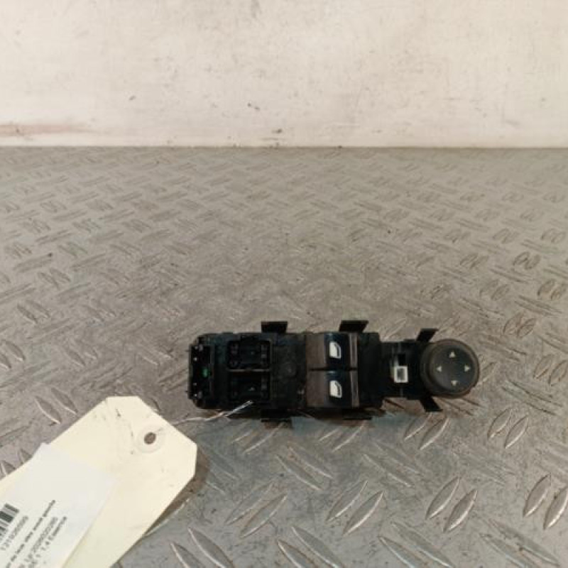 Interrupteur de leve vitre avant gauche CITROEN C4 1