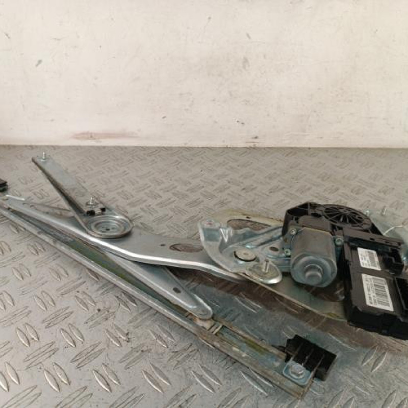 Leve vitre electrique avant gauche RENAULT SCENIC 3