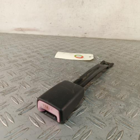 Attache ceinture avant gauche TOYOTA YARIS VERSO