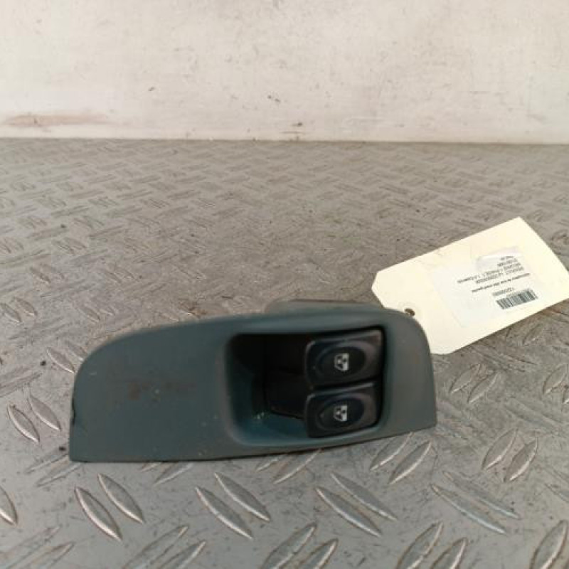 Interrupteur de leve vitre avant gauche RENAULT MEGANE 1