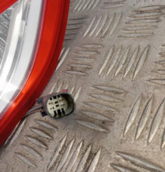 Feu arriere secondaire gauche (feux) FORD KUGA 2