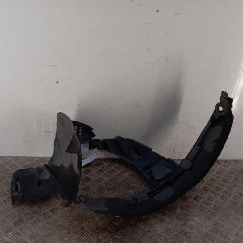 Pare boue avant gauche RENAULT CLIO 2