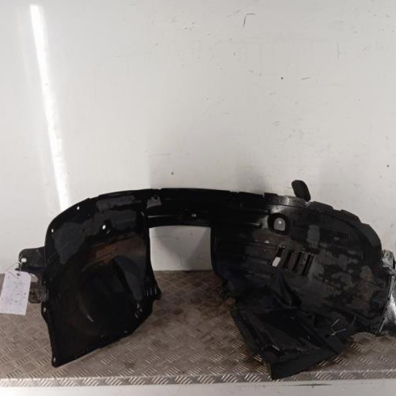 Pare boue avant droit NISSAN QASHQAI 1