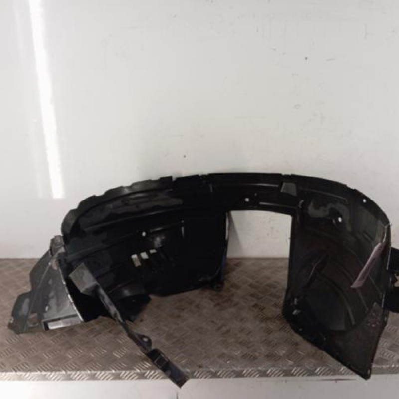 Pare boue avant gauche NISSAN QASHQAI 1