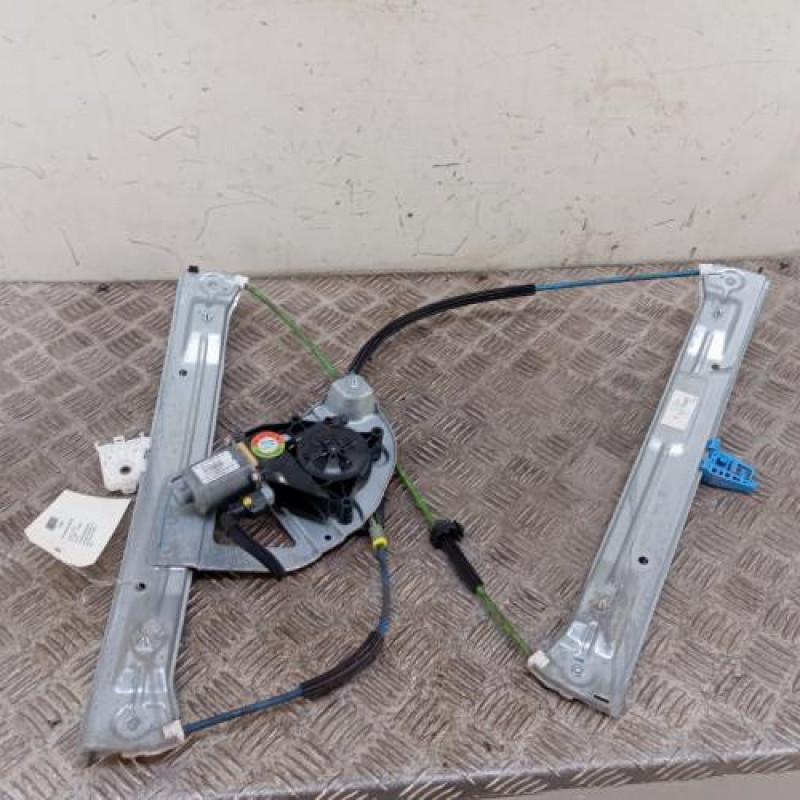 Leve vitre electrique avant droit PEUGEOT 208 1
