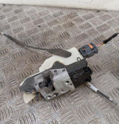 Serrure avant gauche PEUGEOT 208 1