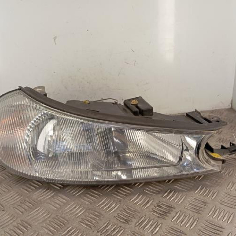 Optique avant principal droit (feux)(phare) FORD MONDEO 1
