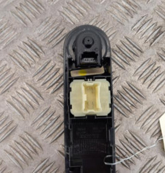 Interrupteur de leve vitre avant gauche RENAULT CLIO 4