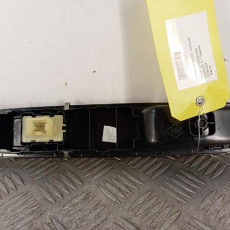 Interrupteur de leve vitre avant droit DACIA SANDERO 3