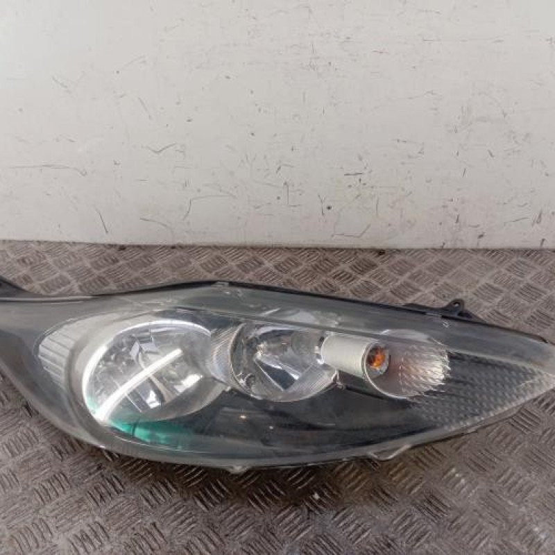 Optique avant principal droit (feux)(phare) FORD FIESTA 6