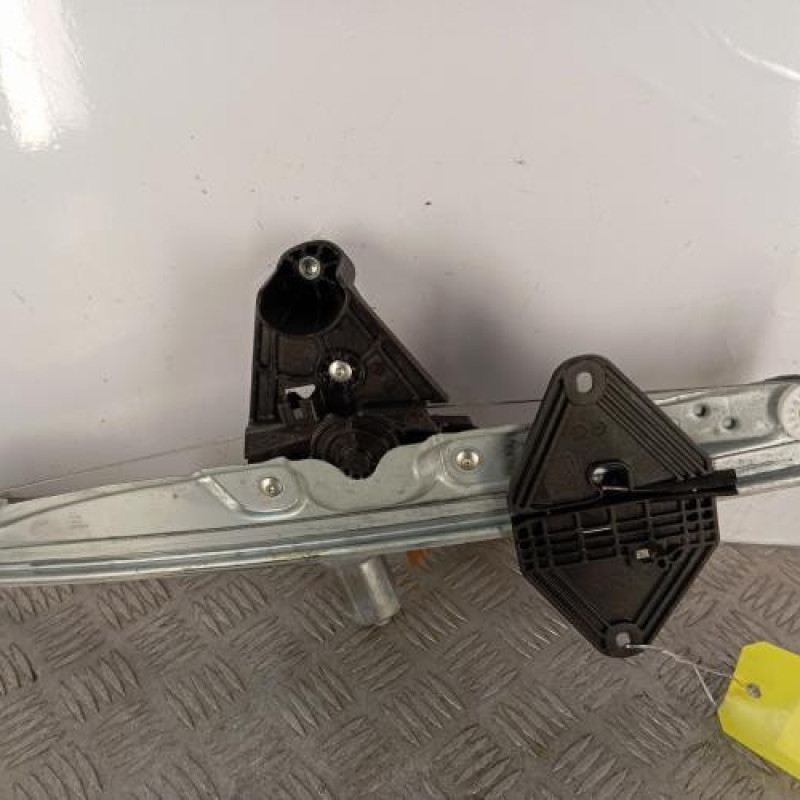 Leve vitre electrique avant droit DACIA SANDERO 3