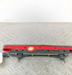 Feu arriere stop central PEUGEOT 5008 1