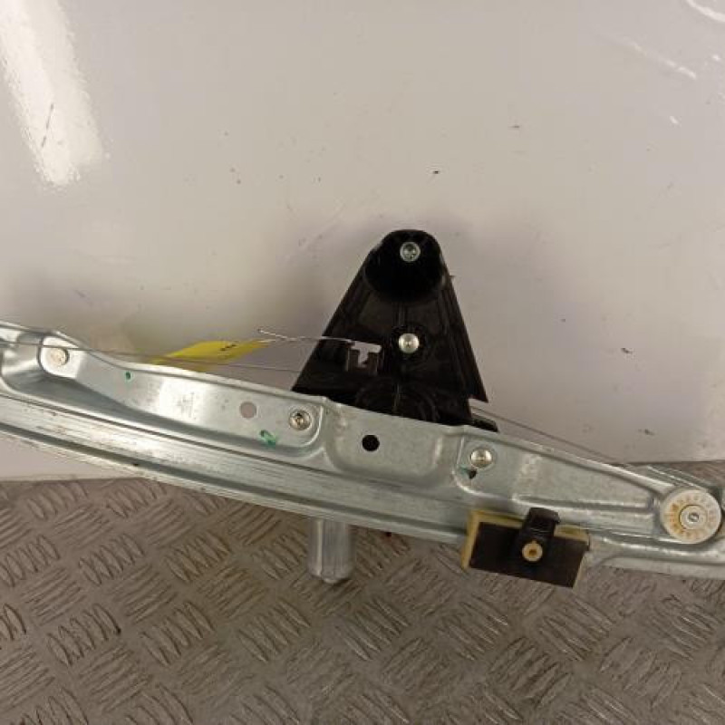 Leve vitre electrique arriere droit DACIA SANDERO 3