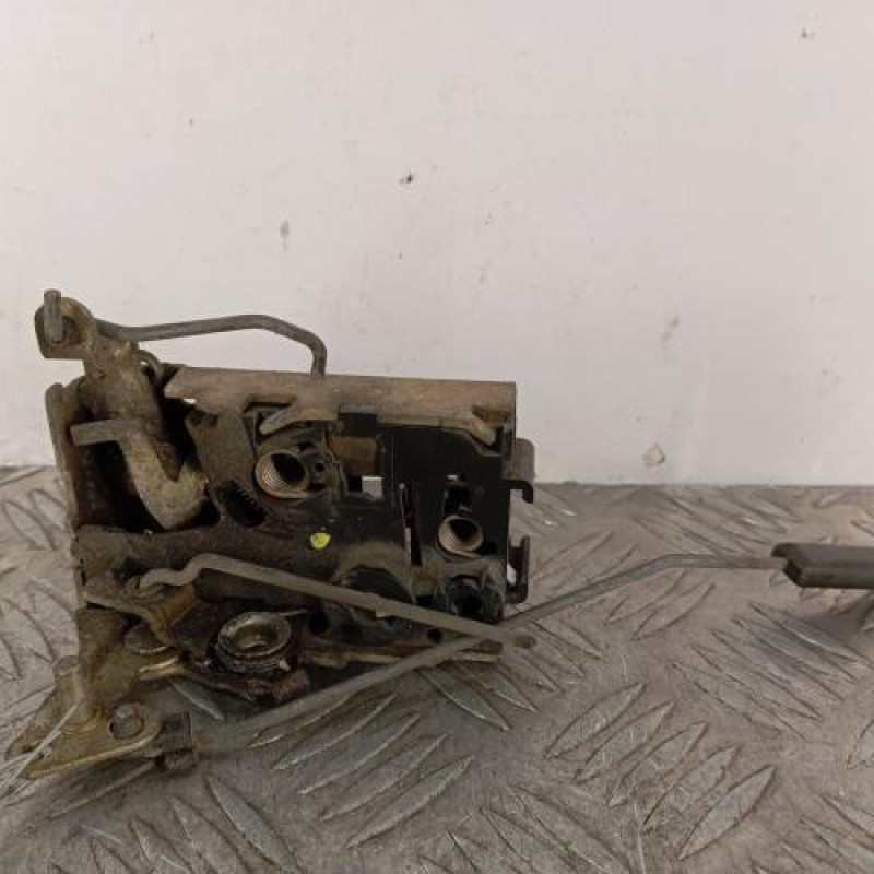 Serrure avant gauche PEUGEOT 106