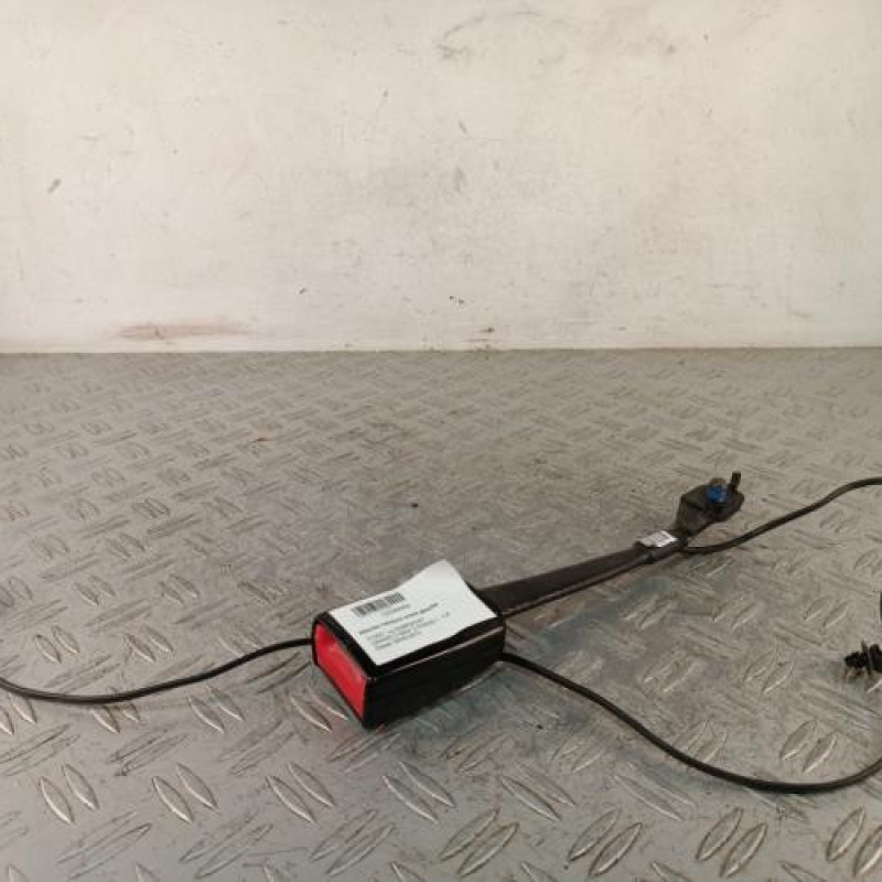 Attache ceinture avant gauche FORD GRAND C-MAX 2