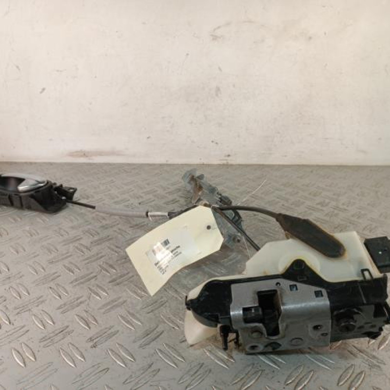 Serrure avant gauche PEUGEOT 2008 1