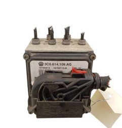 Bloc ABS (freins anti-blocage) VOLKSWAGEN PASSAT 5 Photo n°1