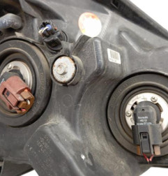 Optique avant principal gauche (feux)(phare) TOYOTA COROLLA VERSO 2 Photo n°3