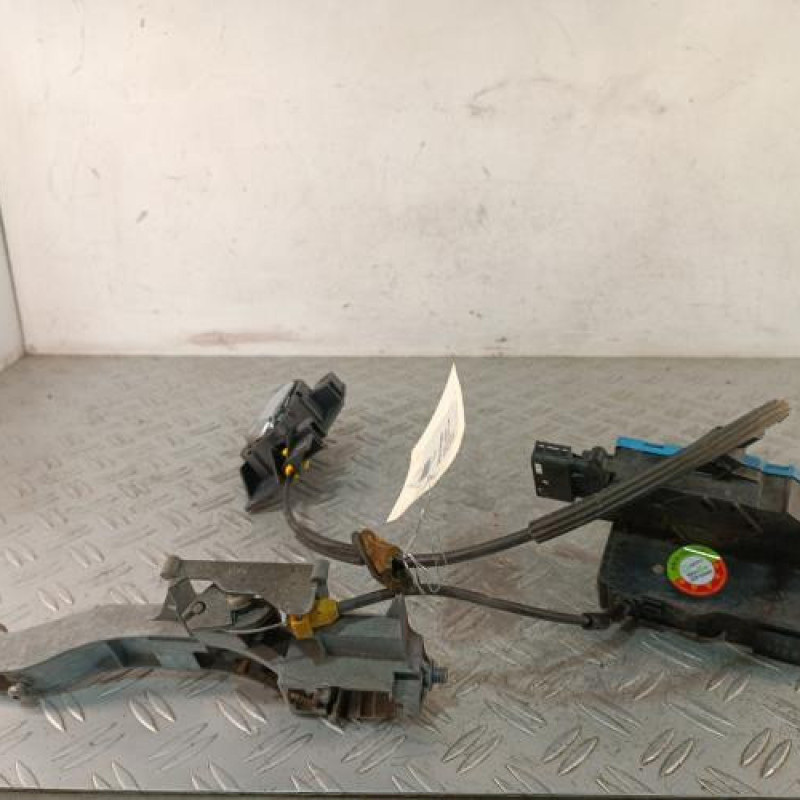 Serrure arriere gauche PEUGEOT 207