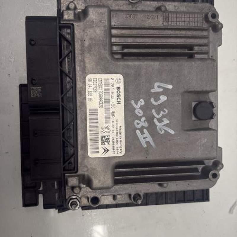 Calculateur moteur PEUGEOT 308 2 SW