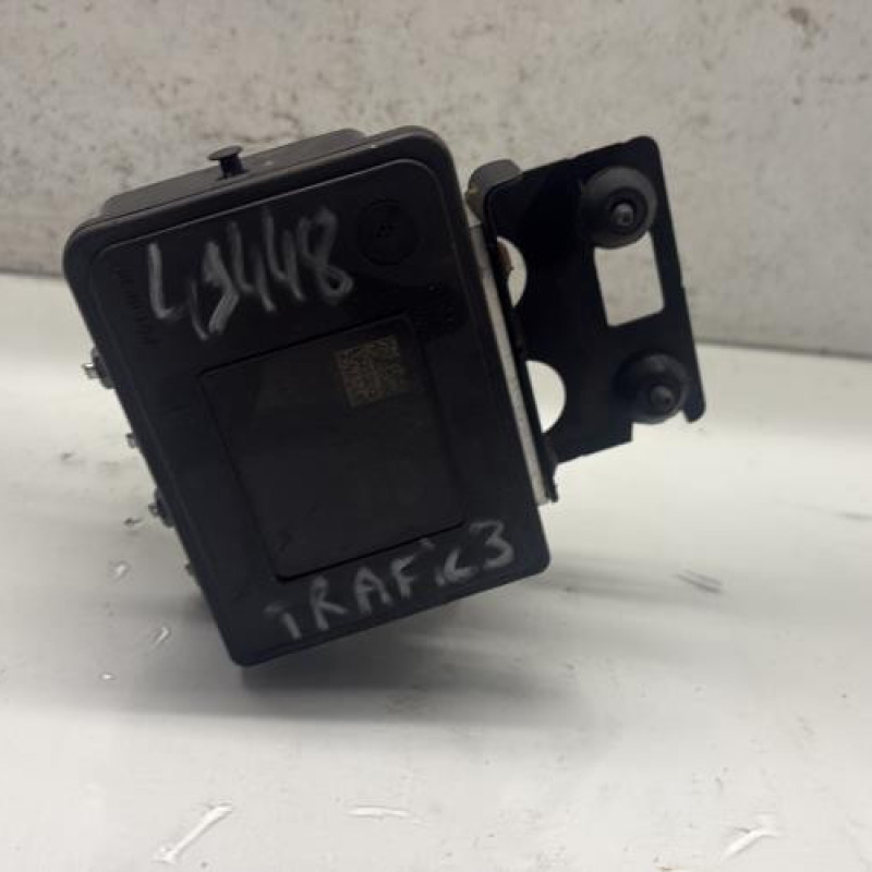 Bloc ABS (freins anti-blocage) RENAULT TRAFIC 3 COURT