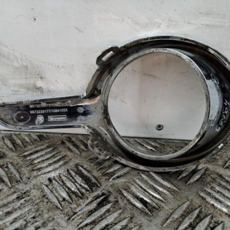 Enjoliveur anti brouillard PEUGEOT 208 1