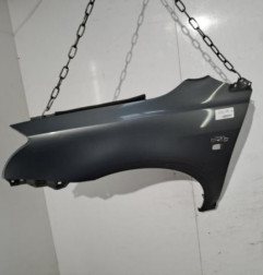 Aile avant gauche TOYOTA AVENSIS 2 Photo n°1