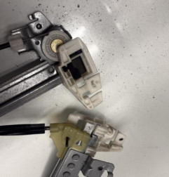 Leve vitre electrique avant gauche CITROEN XSARA Photo n°3